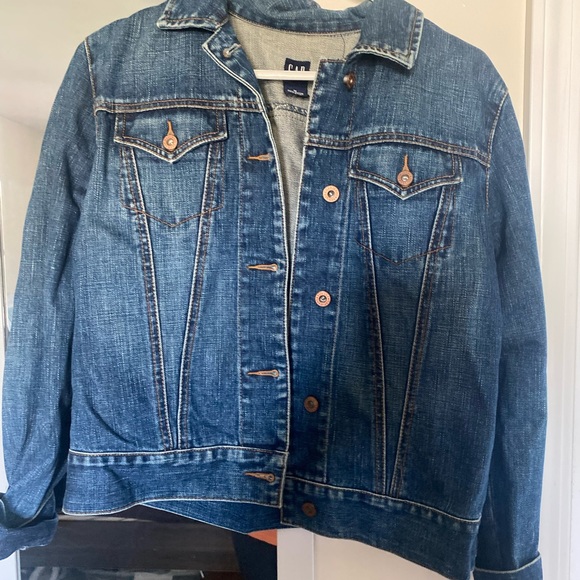 GAP Jackets & Blazers - GAP jean jacket-great condition!